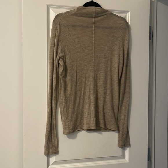 100% WOOL Vince Turtleneck - Picture 2 of 8